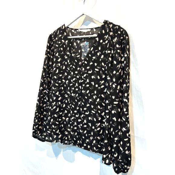 LUSH Top Women's Large V-Neck Button Down Modern Print Black Ivory NEW - Picture 10 of 13